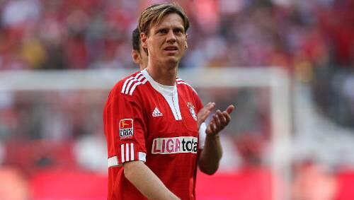 Sein wohl allerletzter Einsatz im Bayern-Trikot: Tim Borowski am 34. Spieltag gegen den VfB Stuttgart Sein wohl allerletzter Einsatz im Bayern-Trikot: Tim Borowski am 34. Spieltag gegen den VfB Stuttgart