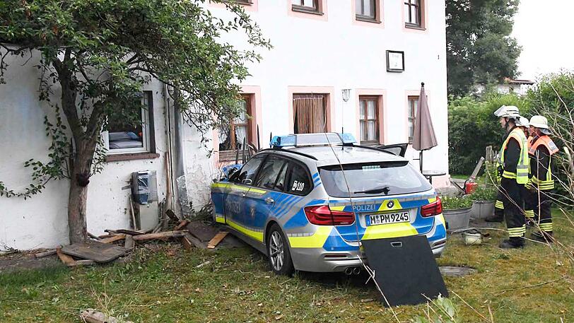 Weitere Bilder des kuriosen Unfalls.