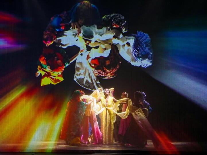 Szenenbild aus dem Musical "Wüstenblume" bei der Fotoprobe im Stadttheater St. Gallen.