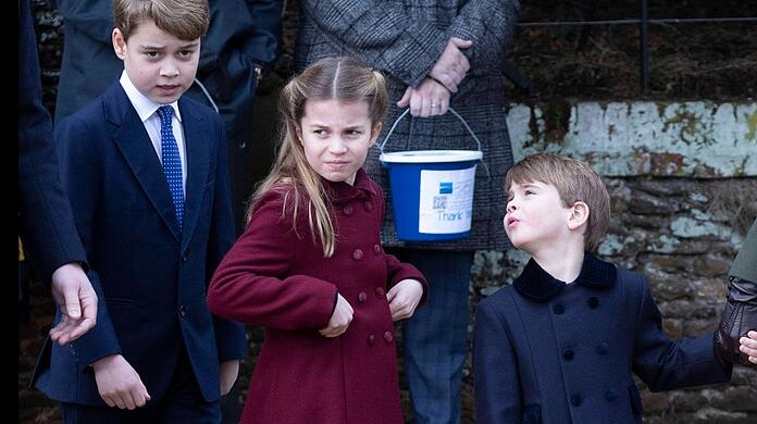 Prinz George (l.) mit seinen Geschwistern Prinzessin Charlotte und Prinz Louis.