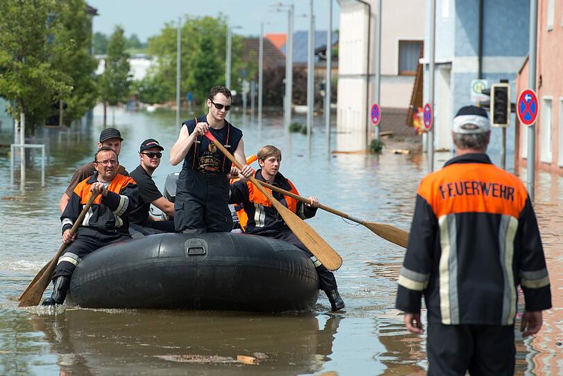 Aktuelle Bilder vom Hochwasser in Deggendorf: Die Lage ist weiter kritisch. Die Bürger sorgen sich um die Dämme. Die A92 ist wieder geöffnet.