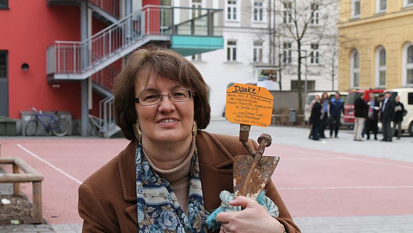 Bürgermeisterin Christine Strobl leitet die Bürgerversammlung. Bürgermeisterin Christine Strobl leitet die Bürgerversammlung.