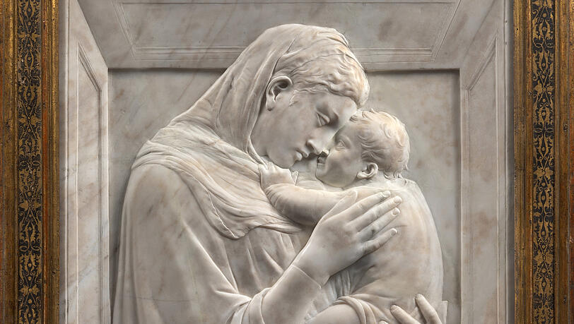 Im Marmor entfaltet Donatello Zärtlichkeit - wie etwa bei der Pazzi-Madonna (um 1422).