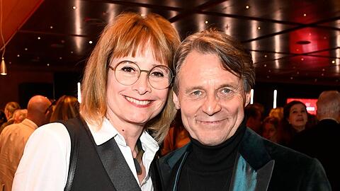 Mit seiner Barbara ist Wolfgang Bahro schon seit mehr als 20 Jahren verheiratet. Die beiden haben einen Sohn und besuchen gerne zusammen Events.