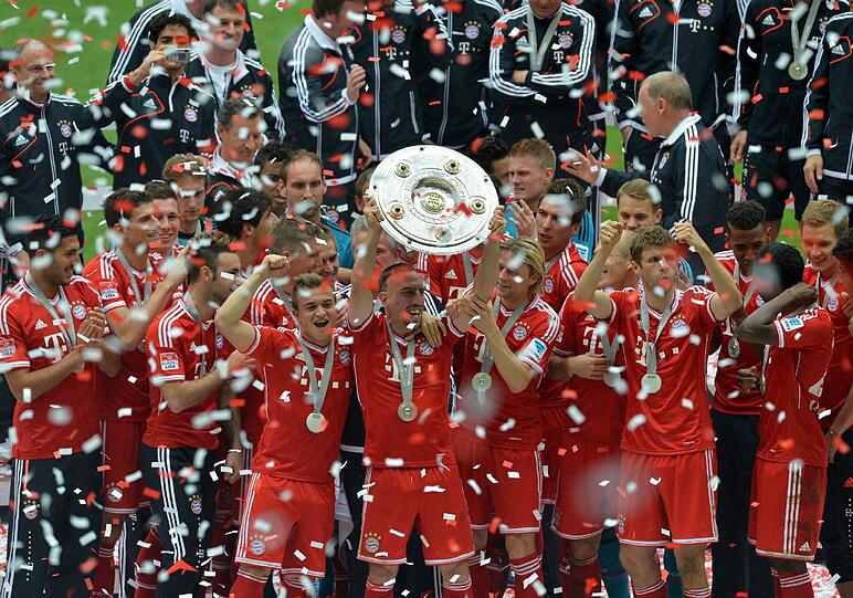 Der FC Bayern München feiert seinen 23. Titel. Am Samstag haben die Spieler die Meisterschale überreicht bekommen. Die Bilder vom Jubel in der Allianz Arena