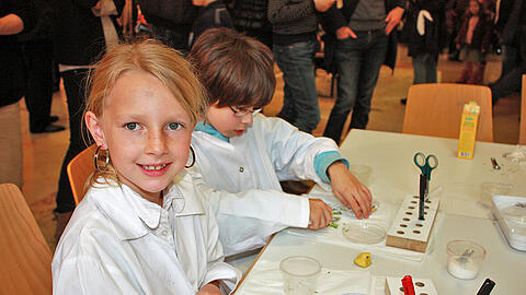Kinder können bei den Wissenschaftstagen viel selbst ausprobieren.