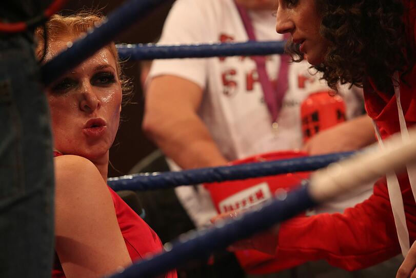 Ausgeknockt: Georgina konnte nach ihren Panik-Auftritten im Dschungel auch im Boxring nicht punkten.