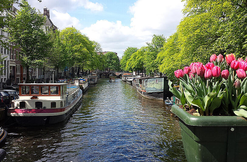 Platz sieben: Niederlande. Die Hauptstadt Amsterdam gehört zu den beliebtesten Zielen in den Niederlanden. Besonders schön sind die hier abgebildeten Grachten.