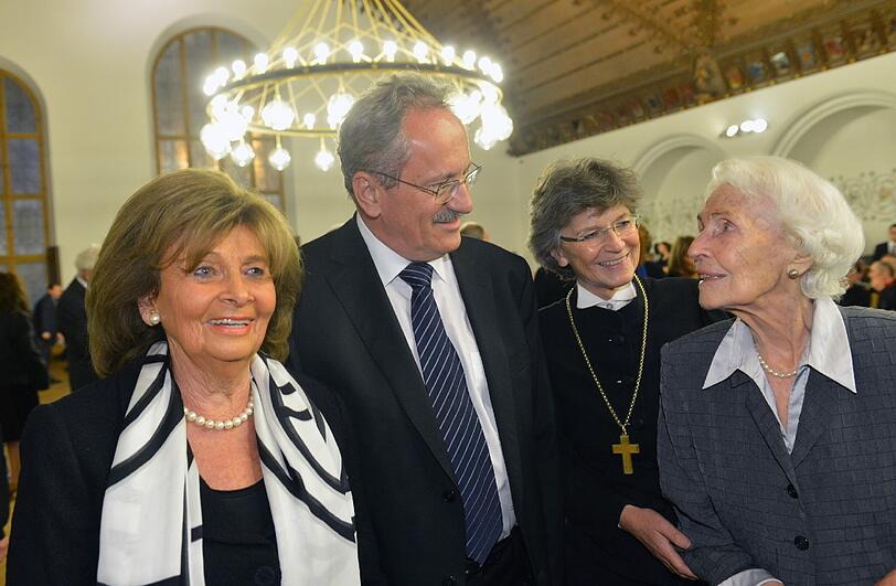 2013 im Rathaus mit (v. l.) Charlotte Knobloch, Christian Ude (SPD) und Regionalbischöfin Susanne Breit-Keßler bei einer Gedenkfeier.