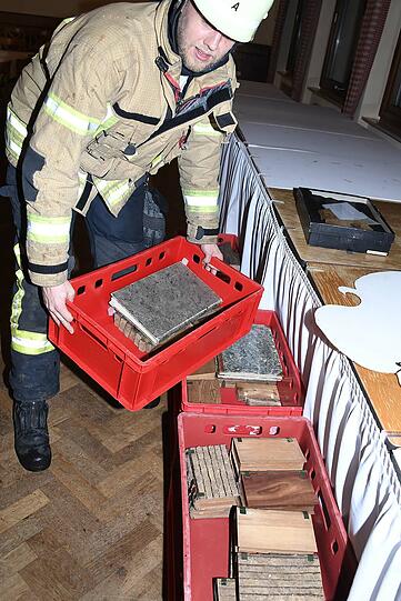 Die Feuerwehr rettete wichtige Kulturgüter aus dem Museum.