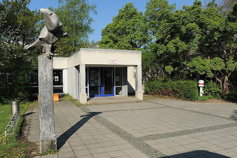 Die Schule an der Wiesentfelserstraße ist total überfüllt.