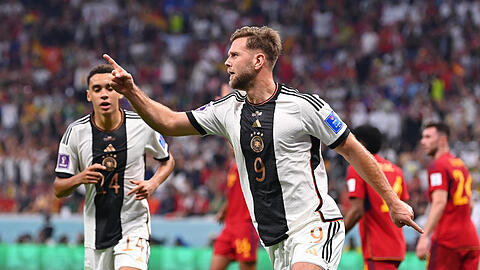 "Niclas war als junger Spieler schon jemand, der sich auf und neben dem Platz nichts hat gefallen lassen, der mit einem gesunden Selbstvertrauen ausgestattet war", sagt Werder-Boss Baumann über Füllkrug.