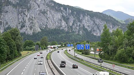 Wenig Verkehr herrschte am Tag der Total-Sperre auf der sonst vielbefahrenen A93 Richtung &Ouml;sterreich.
