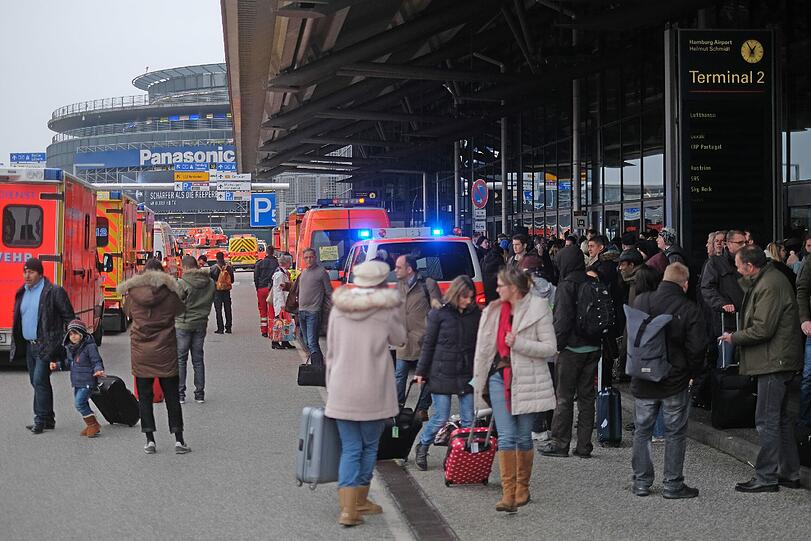 Der Hamburger Flughafen musste am Sonntag evakuiert werden.