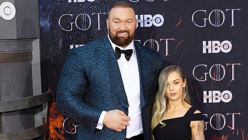 Hafthor Björnsson und seine Frau Kelsey Henson Hafthor Björnsson und seine Frau Kelsey Henson