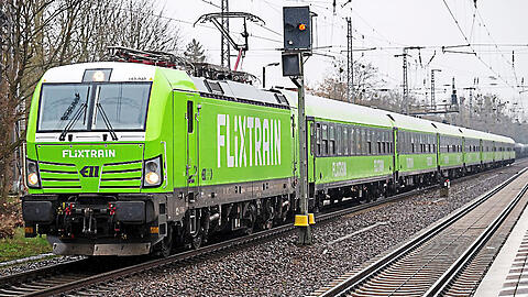 Rollt der giftgrüne Flixtrain bald auch in den Münchner Hauptbahnhof ein? Nicht ausgeschlossen.