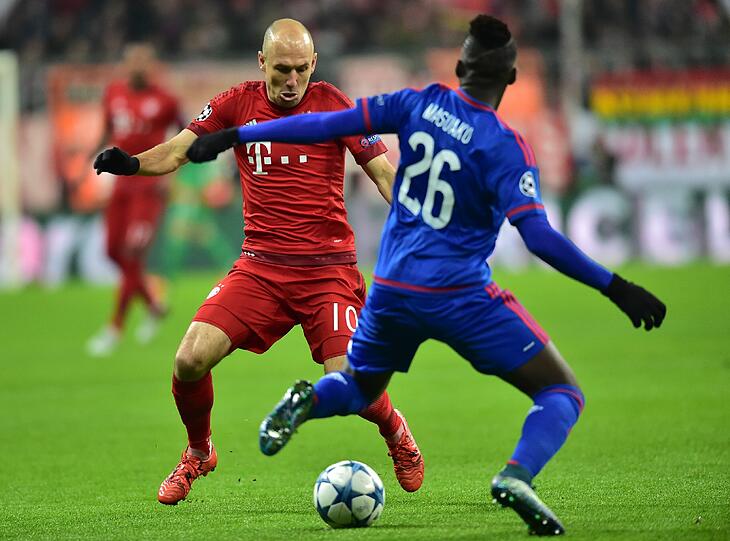Auch gegen Piräus gewinnen die Bayern im folgenden Heimspiel hoch: 4:0 lautet der Endstand.