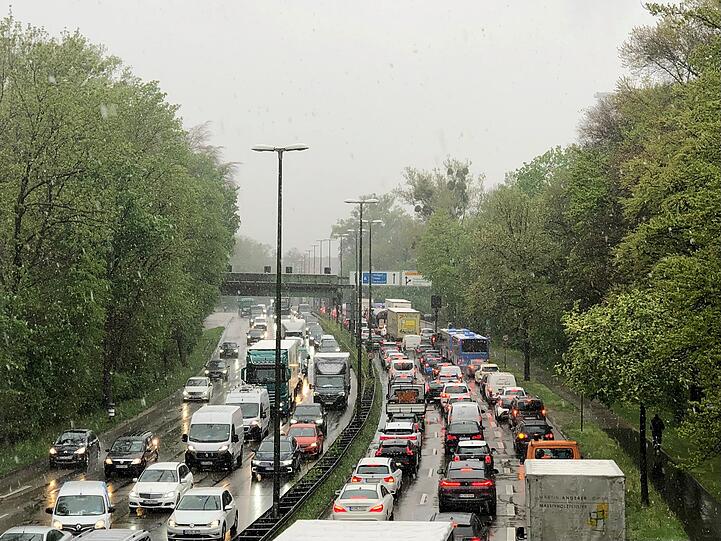 Der Luise-Kiesselbach-Tunnel ist auf unbestimmte Zeit gesperrt. Das sorgt für einen Rückstau bis nach Giesing.