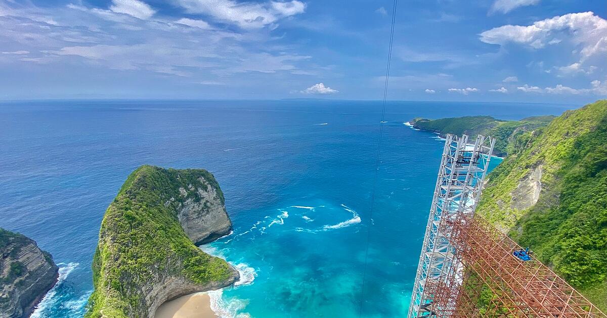 Umstrittener-Glasaufzug-auf-Bali-soll-abgerissen-werden