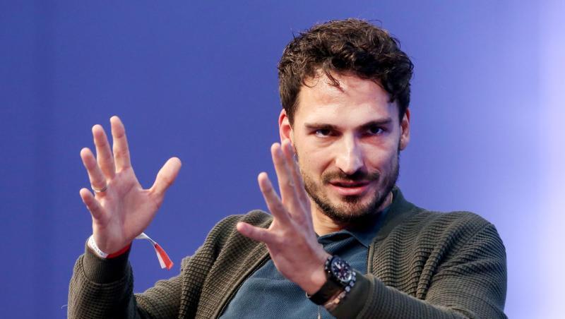 BVB-Star Mats Hummels steht auf Serien. BVB-Star Mats Hummels steht auf Serien.