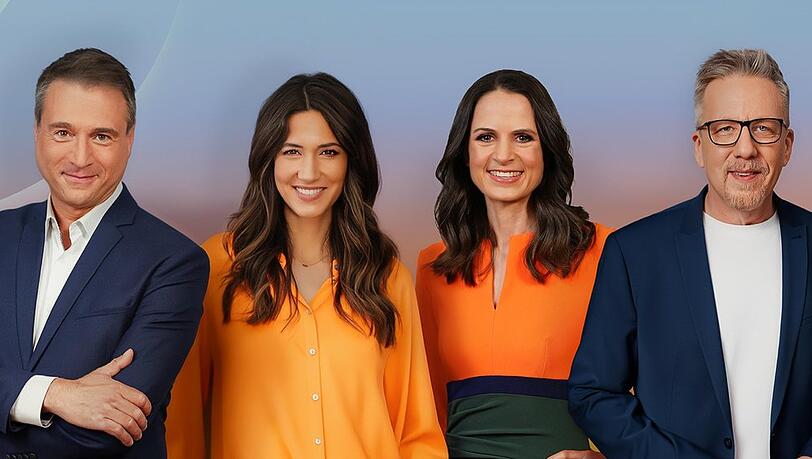 J&ouml;rg Boecker von ntv, "Punkt 12"-Moderatorin Sabrina Ilski, ntv-Gesicht Sybille Scharr und Jan Malte Andresen von "Punkt 6" (v.l.) pr&auml;sentieren "Deutschland am Morgen".