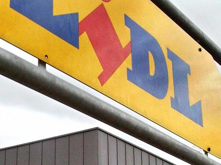 Lidl: Vorstoß gegen &bdquo;Lohndumping&ldquo;. Hilfe für &bdquo;Aufstocker&ldquo;, die noch Hartz IV brauchen
