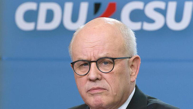 Unions-Fraktionschef Kauder: "Allein wegen der Behandlung der christlichen Minderheit kann die Türkei momentan überhaupt nicht damit rechnen, EU-Mitglied zu werden". Unions-Fraktionschef Kauder: "Allein wegen der Behandlung der christlichen Minderheit kann die Türkei momentan überhaupt nicht damit rechnen, EU-Mitglied zu werden".