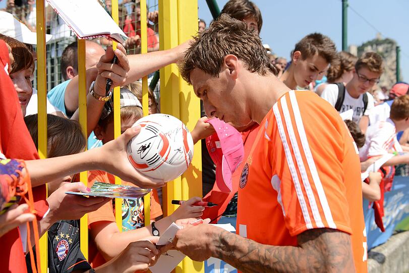 Nächste Runde im Trainingslager: Am vierten Tag schwitzen die Spieler des FC Bayern in der Sonne.