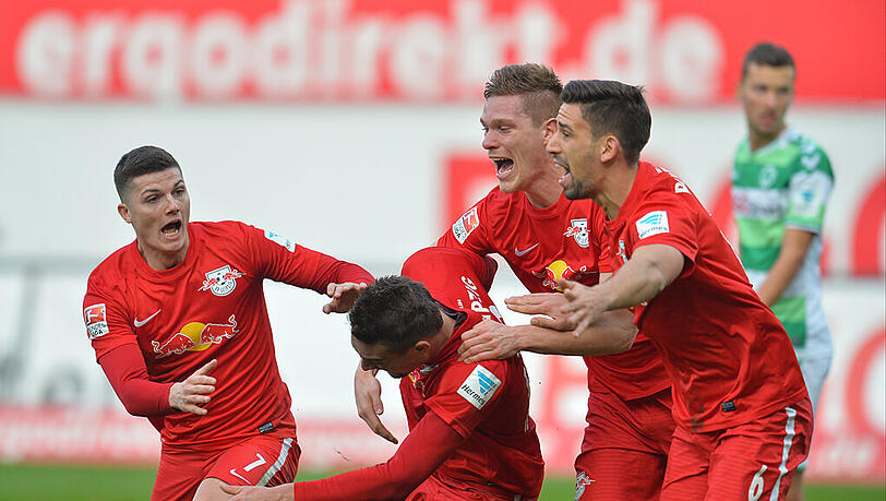 Spitzenreiter in Liga zwei – und wohl bald erstklassig: Die Profis von RB Leipzig. Spitzenreiter in Liga zwei – und wohl bald erstklassig: Die Profis von RB Leipzig.
