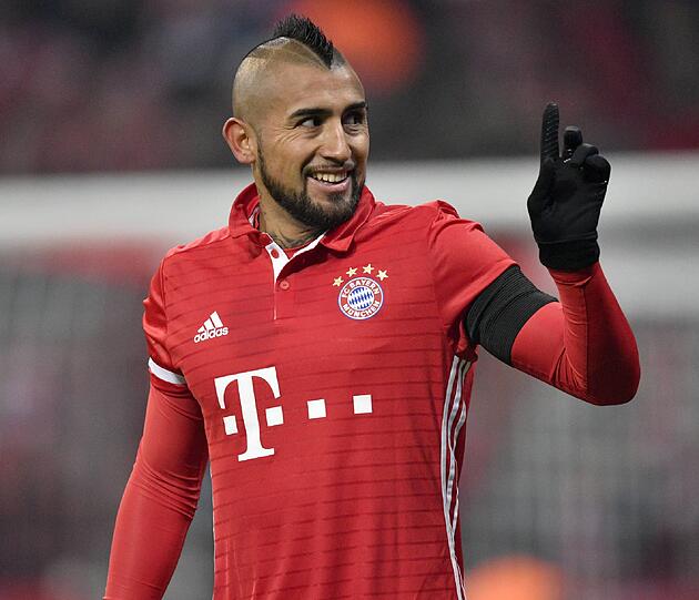 Arturo Vidal Note 3: Hatte eine gute Schusschance, traf den Ball nicht  
richtig (23.). Kämpfte im Mittelfeld wie gewohnt um jeden Ball,  
offensiv war er selten zu sehen.
