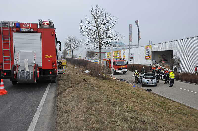 Ein alkoholisierter Fahrer hat im Raum Eching einen schweren Unfall verursacht.