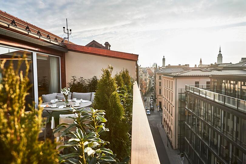 Königliches Frühstück mit Altstadtblick: die Terrasse der Maximilians Suite.