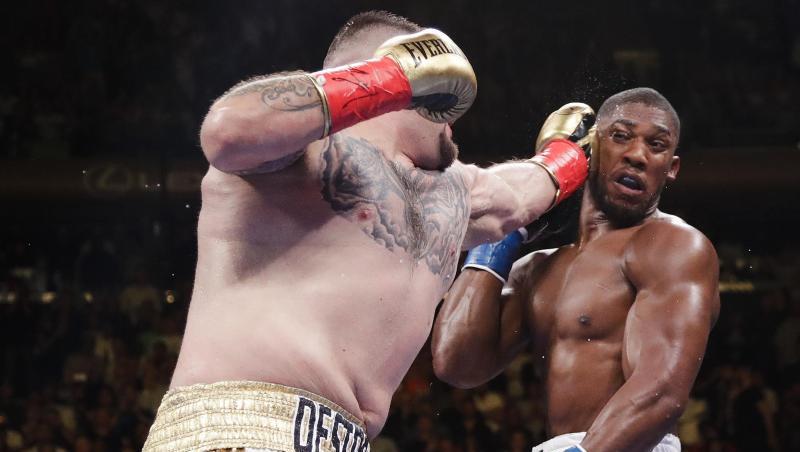 Andy Ruiz besiegte Anthony Joshua Angfang Juni in New York durch Technischen K.o. in der siebten Runde. Andy Ruiz besiegte Anthony Joshua Angfang Juni in New York durch Technischen K.o. in der siebten Runde.