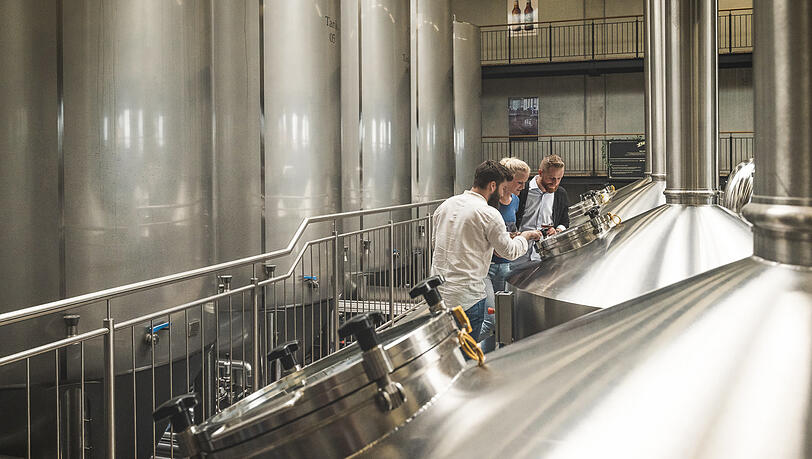 Vielfältig im Geschmack, je nach Anlass: Camba Bavaria braut Bier vom klassischen Hellen bis hin zum fruchtigen Pale Ale. Vielfältig im Geschmack, je nach Anlass: Camba Bavaria braut Bier vom klassischen Hellen bis hin zum fruchtigen Pale Ale.