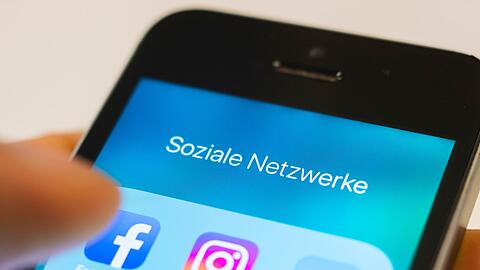 Für sehr große Plattformen und Suchmaschinen mit mehr als 45 Millionen aktiven Nutzern im Monat gelten besonders strenge Vorgaben.
