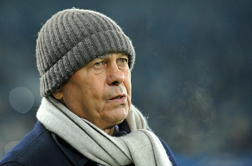 Muss mit Schachtjor DOnezk die Heimspiele in Lemberg austragen, während in Donezk Panzer durch die Straßen rollen: Trainer Mircea Lucescu.
