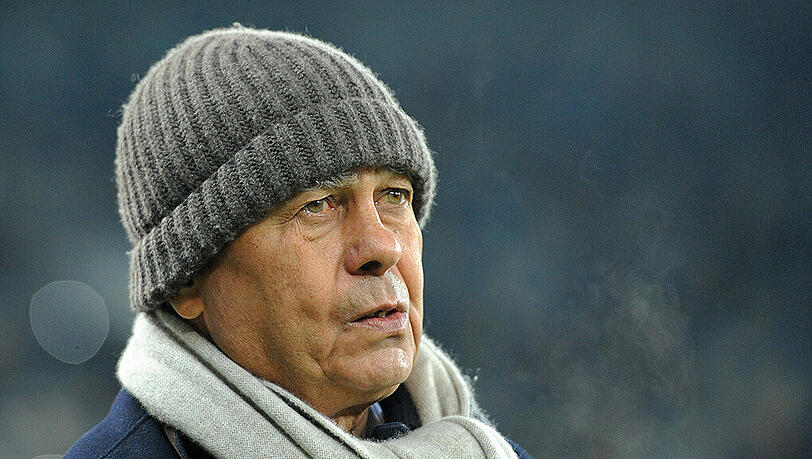 Muss mit Schachtjor DOnezk die Heimspiele in Lemberg austragen, während in Donezk Panzer durch die Straßen rollen: Trainer Mircea Lucescu. Muss mit Schachtjor DOnezk die Heimspiele in Lemberg austragen, während in Donezk Panzer durch die Straßen rollen: Trainer Mircea Lucescu.