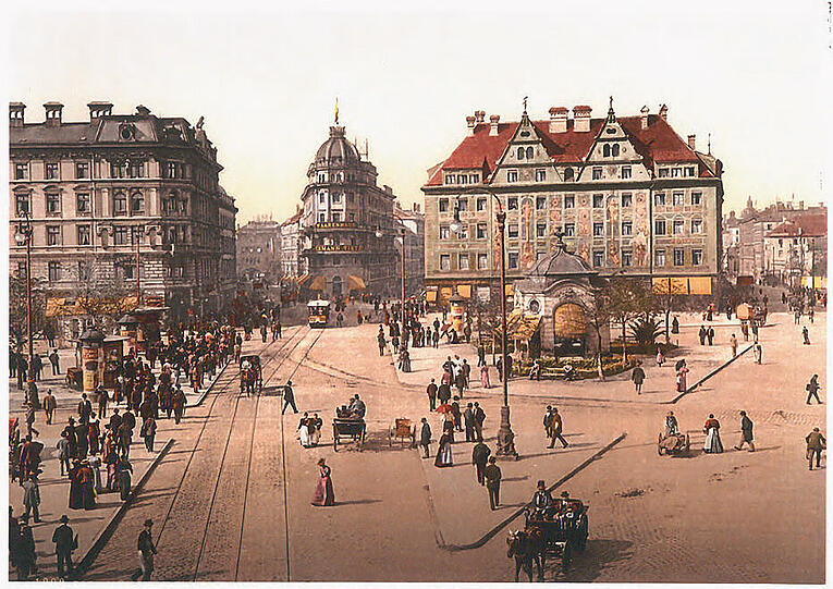 Der Stachus einst: 1862 wurde das Vorderhaus zum damaligen Hotel Bellevue umgebaut. Erst seit 1914 heißt es Königshof.