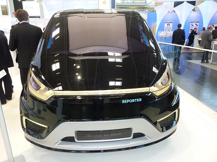 Die Daimler-Tochter MBtech zeigt auf der eCar Tech die Studie Reporter. Es wird von einem E-Motor mit 95 PS und einem erdgasbetriebenen Ottomotor mit 102 PS angetrieben. Die Gesamtreichweite liegt bei mehr als 300 Kilometern. Rein elektrisch lassen sich rund 55 Kilometer damit zurücklegen.