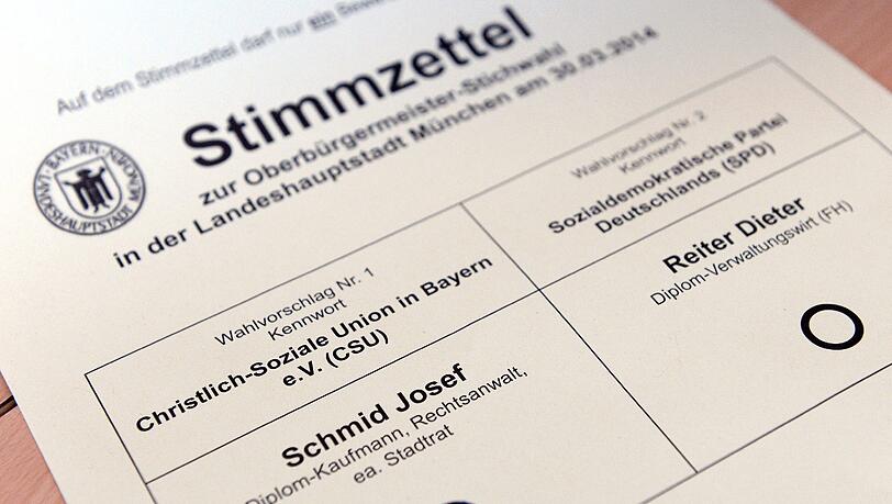 Und so schaut der Wahlzettel aus. Die Mehrheit der Münchner hatte ihn nicht in der Hand. Bilder von der Stichwahl in München Und so schaut der Wahlzettel aus. Die Mehrheit der Münchner hatte ihn nicht in der Hand. Bilder von der Stichwahl in München
