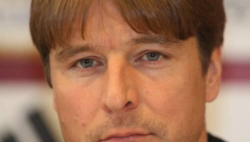 "Wir müssen gewinnen", der Trainer macht Druck: Michael Oenning setzt gegen Kaiserslautern auf drei Punkte. "Wir müssen gewinnen", der Trainer macht Druck: Michael Oenning setzt gegen Kaiserslautern auf drei Punkte.