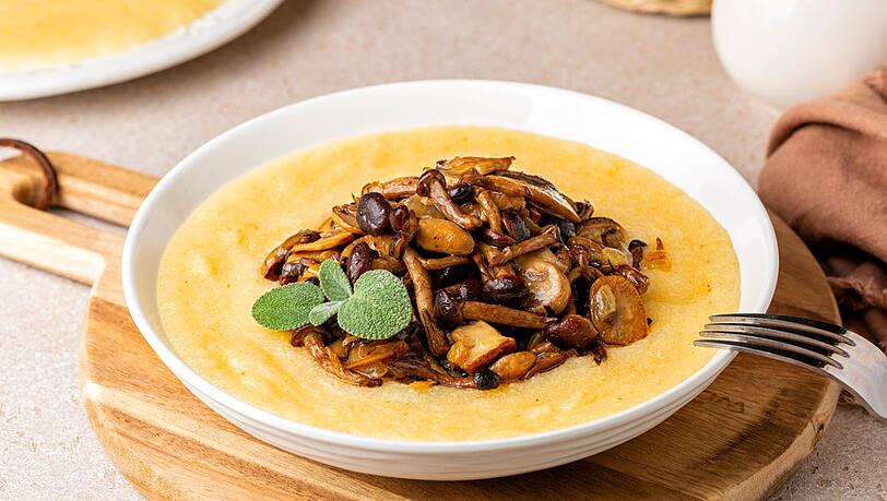 Polenta mit Pilzen: Ein einfaches Gericht voller Geschmack.