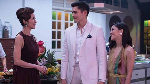 Michelle Yeoh, Henry Golding und Constance Wu (v.l.) in "Crazy Rich Asians".