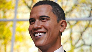 er nichts zu lachen hat, lacht manchmal erst recht: Obama.