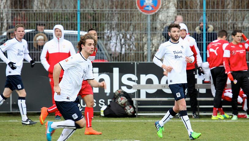Das erste Testspiel der Wintervorbereitung verlor der TSV 1860 gegen den VfB Stuttgart II mit 0:4. Das erste Testspiel der Wintervorbereitung verlor der TSV 1860 gegen den VfB Stuttgart II mit 0:4.