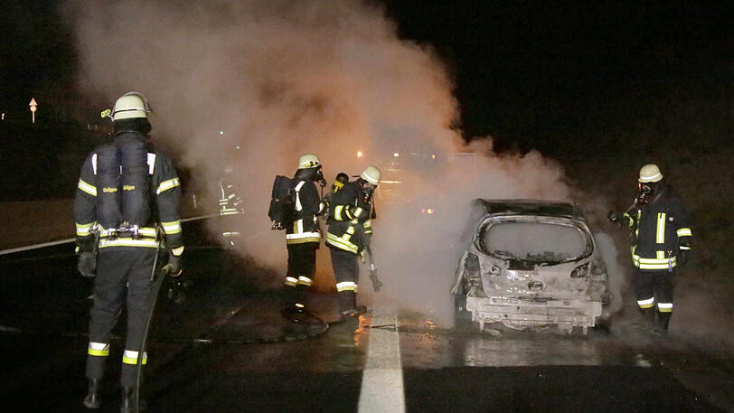 Die Bilder vom großen Feuerwehreinsatz auf der A94.