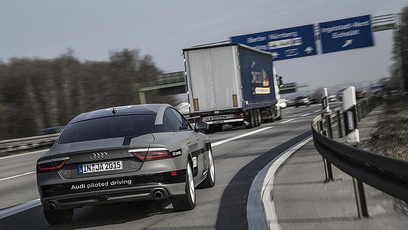 Audi-Forschungsfahrzeug A7 bei der Einfahrt äuf die A9 Audi-Forschungsfahrzeug A7 bei der Einfahrt äuf die A9