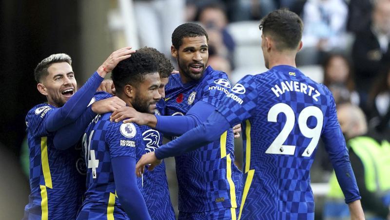 Der FC Chelsea steht weiter an der Spitze der Premier League.