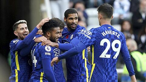 Der FC Chelsea steht weiter an der Spitze der Premier League.