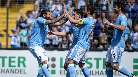 Erfahrene Aufstiegsl&ouml;wen in der Saison 2017/18: Sascha M&ouml;lders, Phillipp Steinhart, Felix Weber und Jan Mauersberger (v.l.)